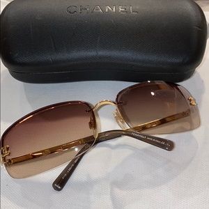 CHANEL Sunglasses